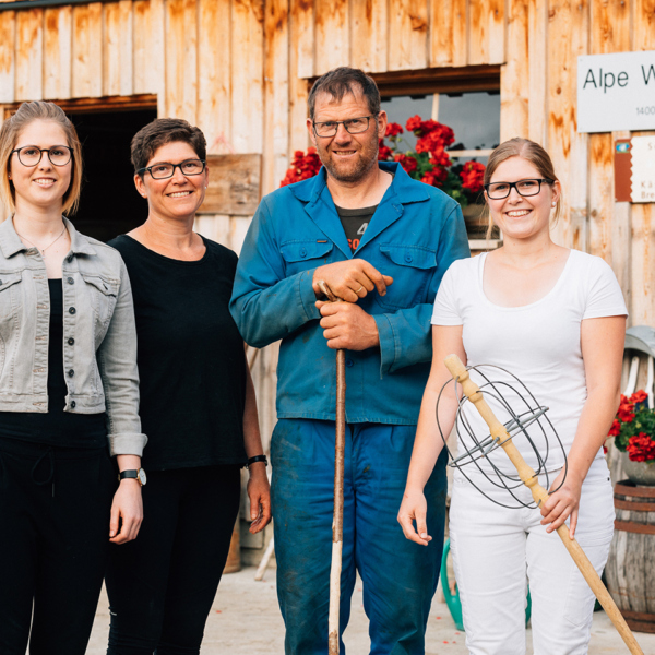 Familie Eberle von der Alpe Wildmoos | Foto: Weissengruber & Partner
