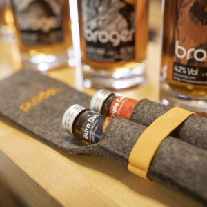 Whisky-Ampullen Der Broger Privatbrennerei | Foto: Weissengruber & Partner