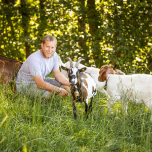 Norbert Schedler Mit Seinen Ziegen | Foto: Weissengruber & Partner