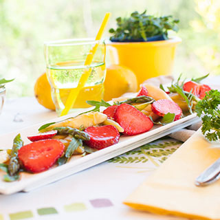 Spargel-Erdbeer-Rhabarber-Salat