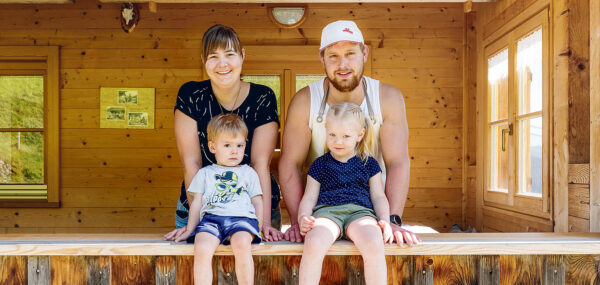 Familie Sutterlüty auf der Alpe Andlis Brongen