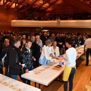 Viele Interessierte Besucher Bei Der Käseprämierung Schwarzenberg 2022 (Foto: LK Vorarlberg)