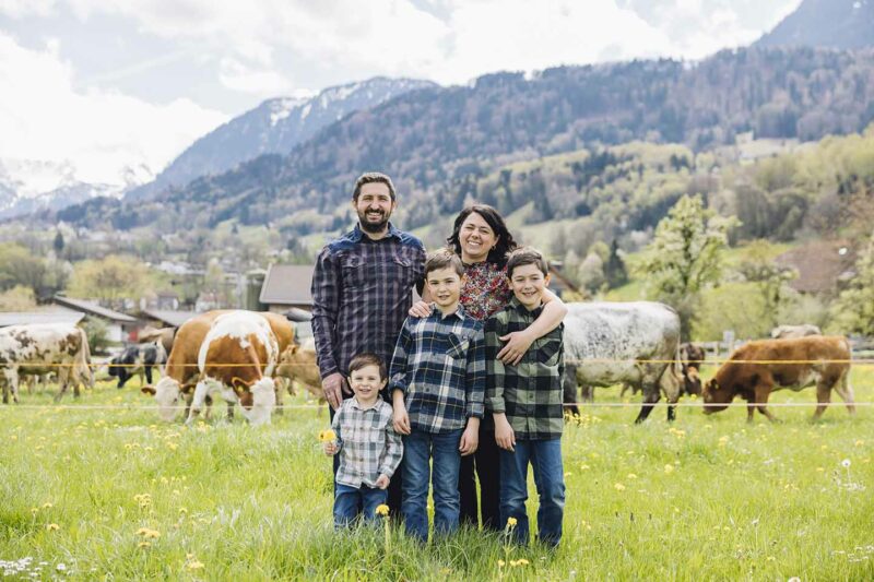 Familie Schmid Vom Schmidahof Auf Der Weide - Foto Manuel Paul