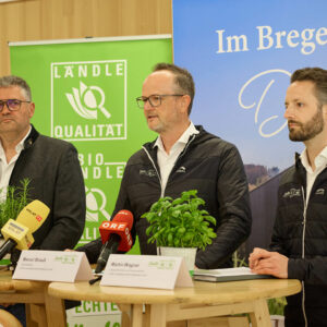 Hermann Metzler (GF Alpenkäse), Marcel Strauß (GF LQM) Und Martin Wagner (Marketing LQM) Auf Der Jahres-Pressekonferenz (Foto: Christoph Pallinger)