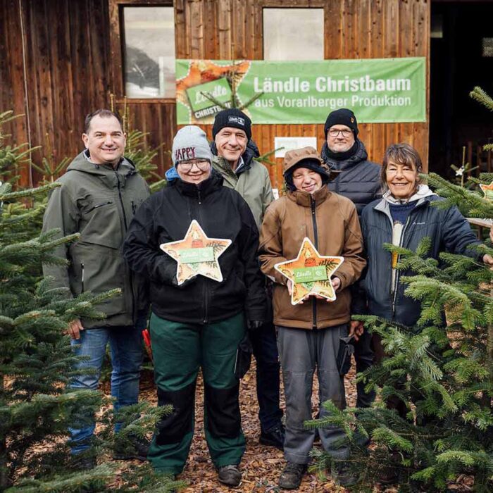 Ländle Christbaum PK 2024 -Portrait LK, LQM und MitarbeiterInnen vom Sunnahof - Foto manuelpaul.com