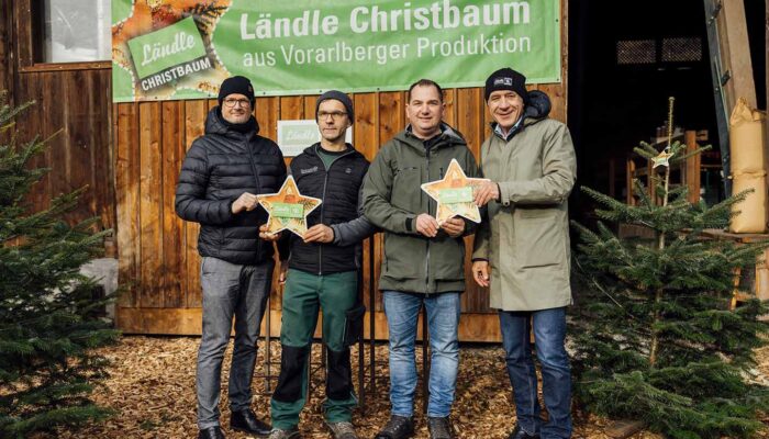 Ländle Christbaum PK 2024 -Portrait LK LQM Und MitarbeiterInnen Vom Sunnahof - Foto Manuelpaul.com