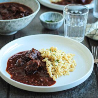 Gulasch Mit Dinkelspätzle – Foto Nadin Hiebler