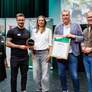 Vorarlberg Am Teller Auszeichnung 2025 – Gruppenbild Fairkocht Macht Schule © Land Vorarlberg | Bernd Hofmeister