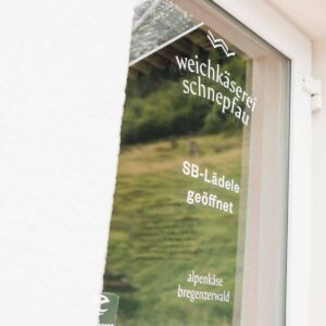 Eingangstür Des SB Lädele Der Weichkäserei Schnepfau (Foto: Manuelpaul)