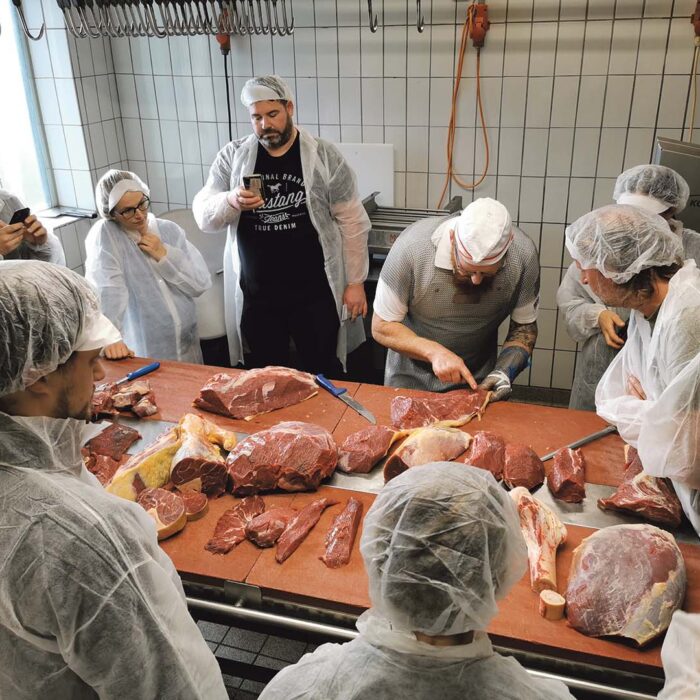 Fortbildungskurs "Special Cuts" in der Metzgerei Sontag (Foto: LQM - Martin Wagner) Fortbildungskurs "Special Cuts" in der Metzgerei Sontag (Foto: LQM - Martin Wagner)