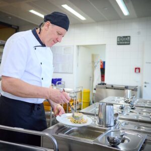Benevit Alberschwende Kuechenchef Gerhard Kirhofer – Foto Christoph Pallinger