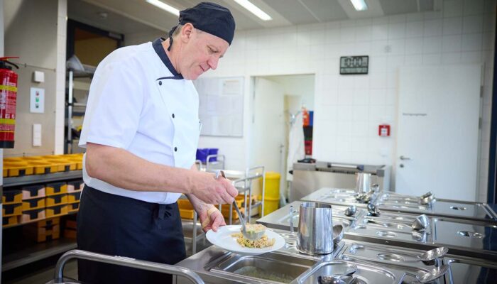 Benevit Alberschwende Kuechenchef Gerhard Kirhofer - Foto Christoph Pallinger