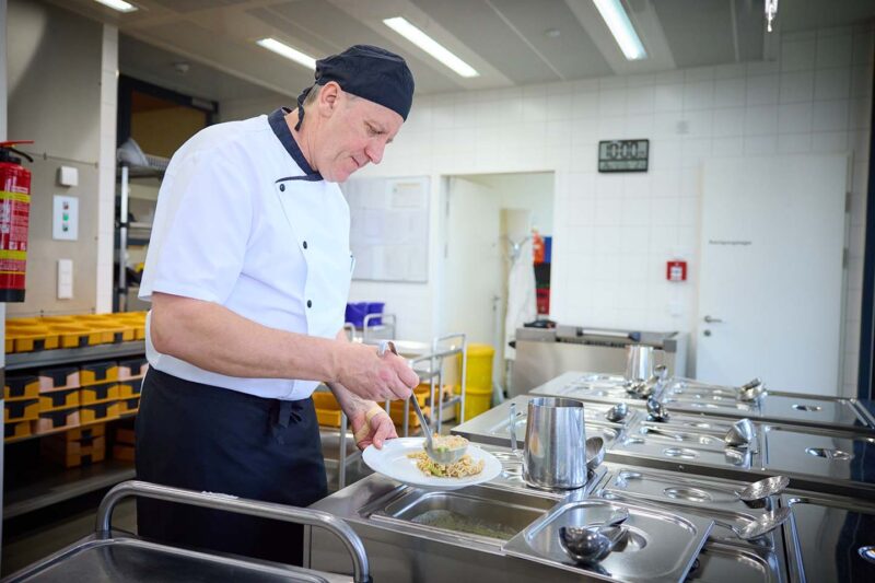 Benevit Alberschwende Kuechenchef Gerhard Kirhofer - Foto Christoph Pallinger