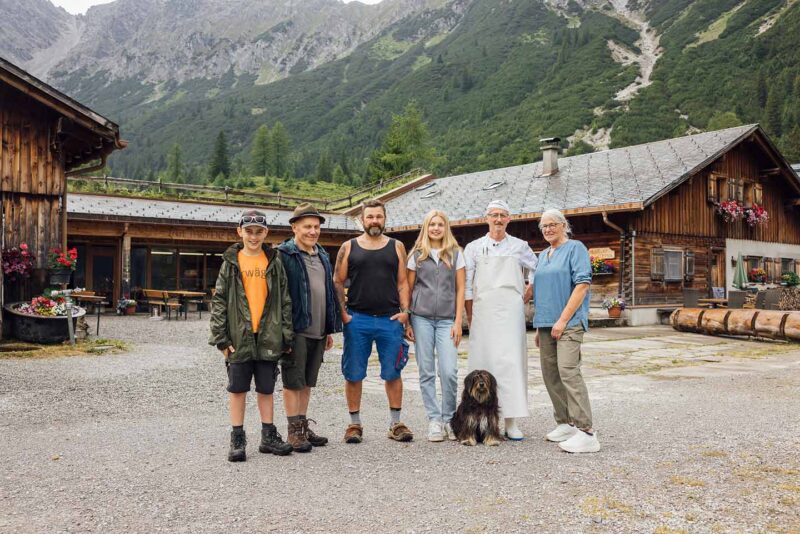 Gruppenfoto Des Teams Der Alpe Parpfienz - (Foto: Manuelpaul.com)